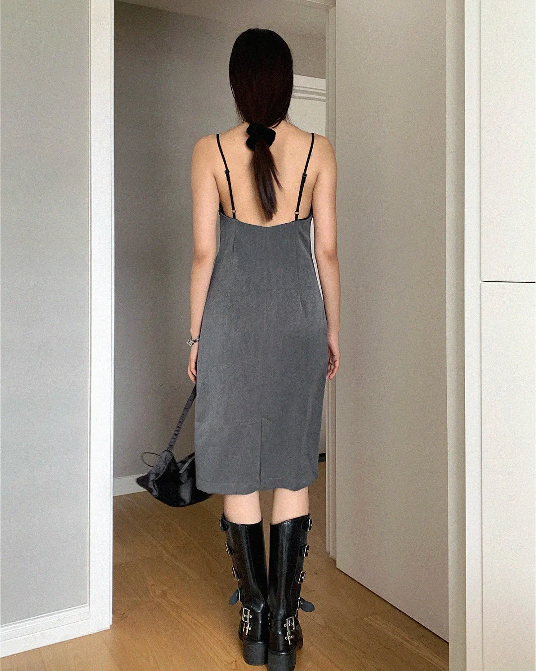 backless lace mid-length dress