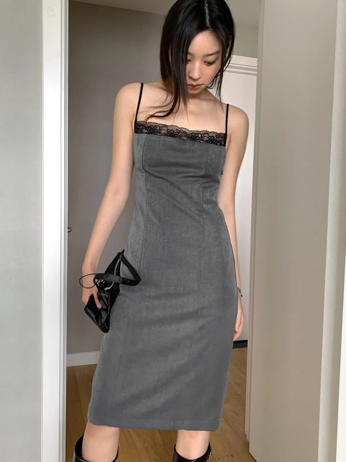 backless lace mid-length dress