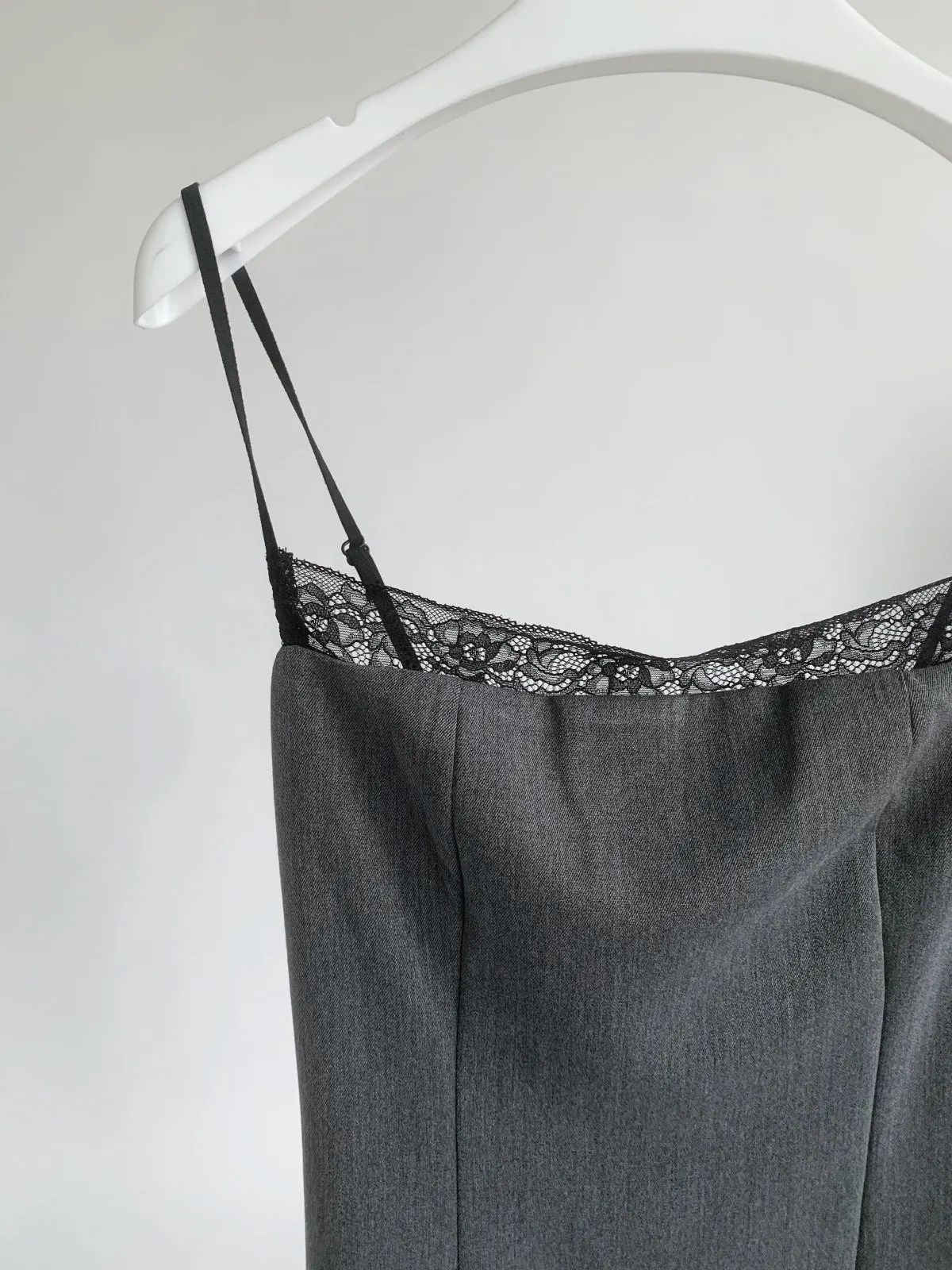 backless lace mid-length dress