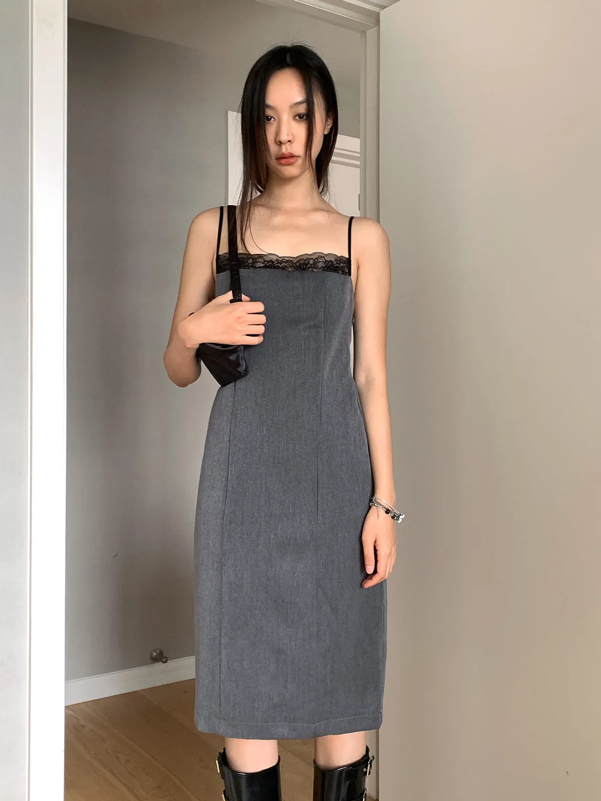 backless lace mid-length dress
