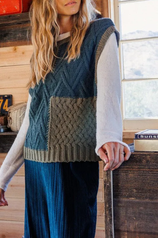 COLOR BOCK CABLE SWEATER VEST