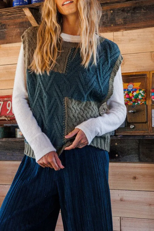 COLOR BOCK CABLE SWEATER VEST