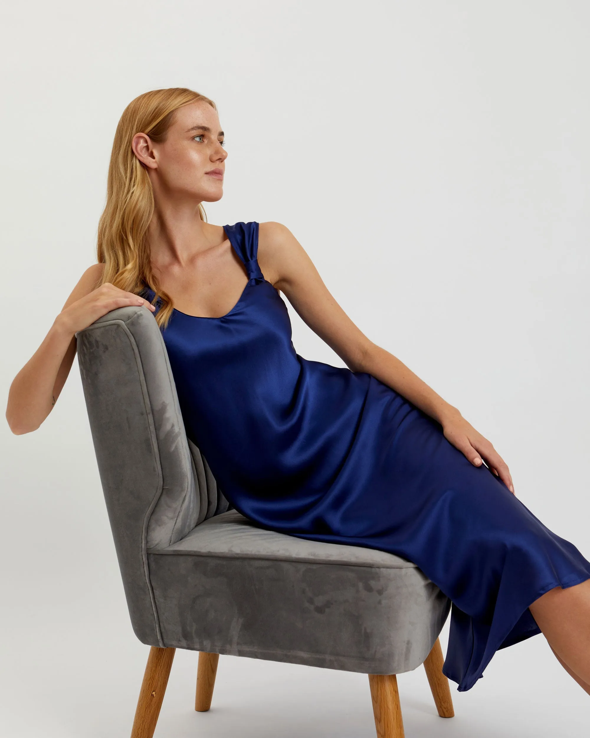 Women's Vintage Style Silk Nightgown - Midnight